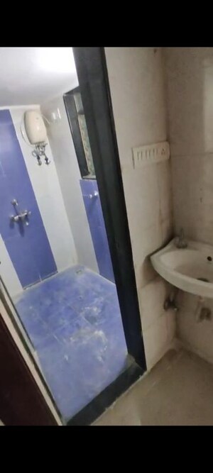 Bathroom in 1 BHK Apartment at United CHS, Agripada – for Rent