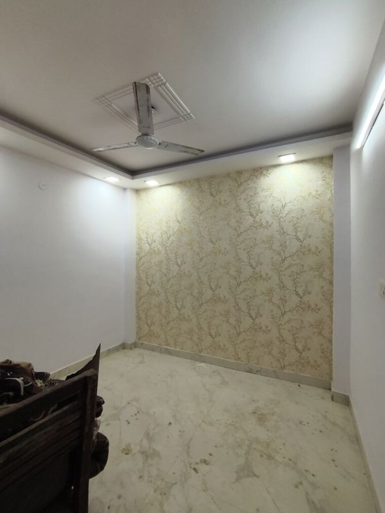 Room, govindpuri 2 Bedroom 60 Sq.Yd. Builder Floor In Govindpuri Delhi 9932050