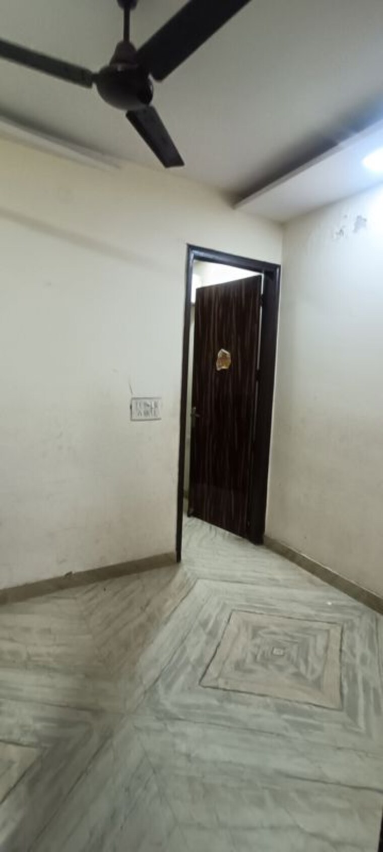 Room, rohini sector 8 1 Bedroom 350 Sq.Ft. Builder Floor In Rohini Sector 8 Delhi 9932076