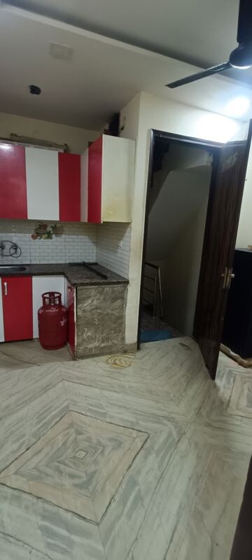 1 BHK Builder Floor For Rent in Rohini Sector 8
