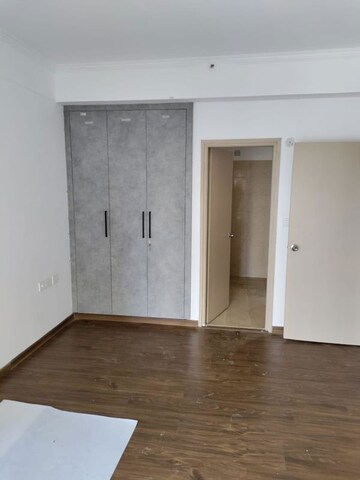 Room in 2 BHK Apartment at ATS Allure, Sector 22d Yamuna Expressway – for Rent