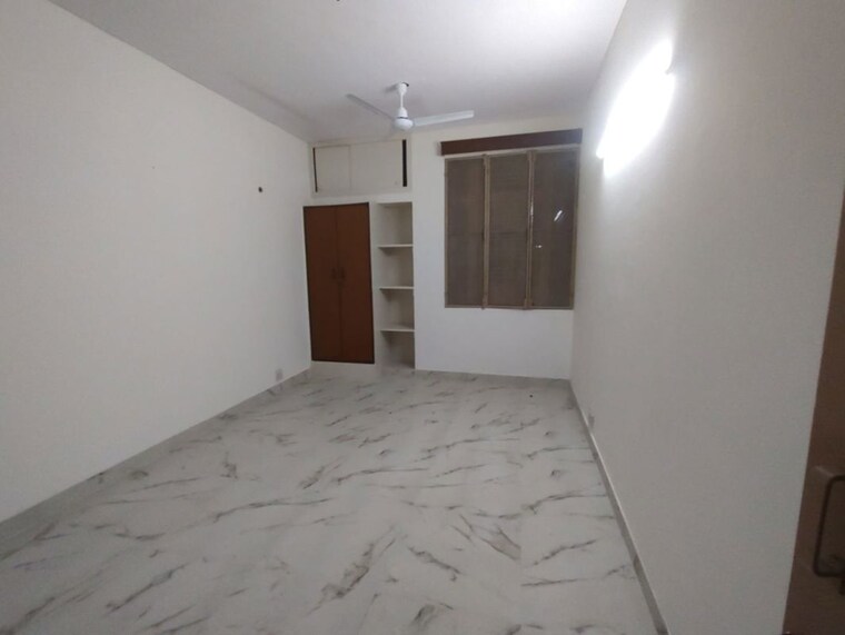 Room, ip extension 2 Bedroom 1000 Sq.Ft. Apartment In Ip Extension Delhi 9932108