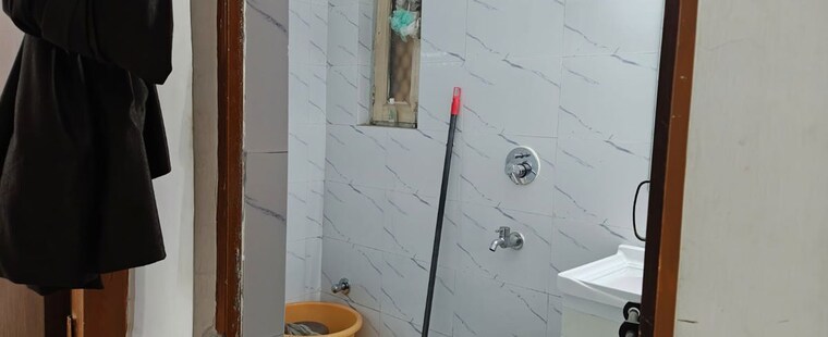 Bathroom, sector 18 dwarka 3 Bedroom 1500 Sq.Ft. Apartment In Sector 18 Dwarka Delhi 9932121