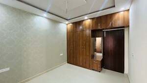 Room in 3 BHK Builder Floor at Sector 115 – for Sale