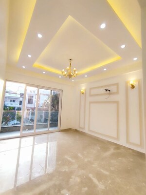 Room in 3.5 BHK Builder Floor at Sector 57 – for Sale