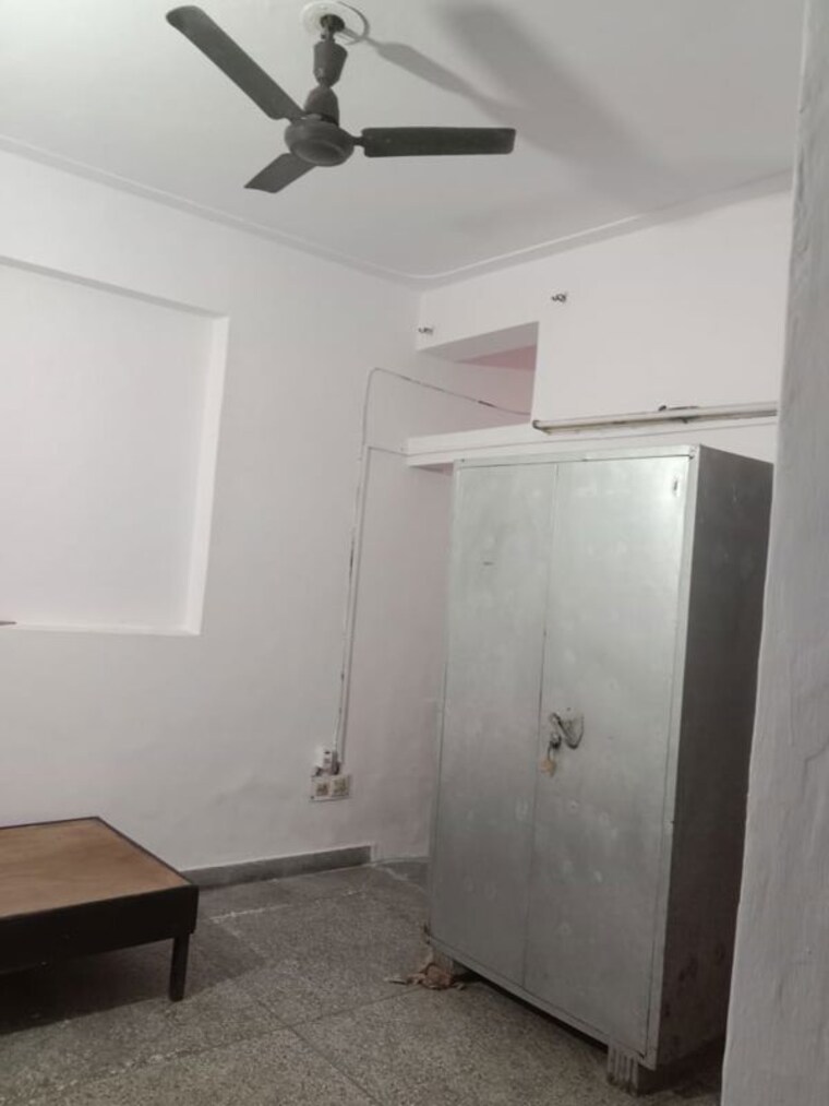 undefined, sector 23 2.5 Bedroom 950 Sq.Ft. Independent House In Sector 23 Noida 9932157