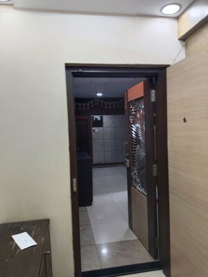 Furnished Amenities in 2 BHK Apartment at RNA Royale Park, Kandivali West – for Rent