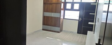 Room in 4 BHK Apartment at Sector 12 Dwarka – for Rent