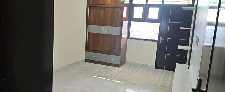 Room, sector 12 dwarka 4 Bedroom 2100 Sq.Ft. Apartment In Sector 12 Dwarka Delhi 9932174