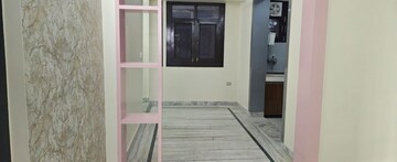Room in 4 BHK Apartment at Sector 12 Dwarka – for Rent