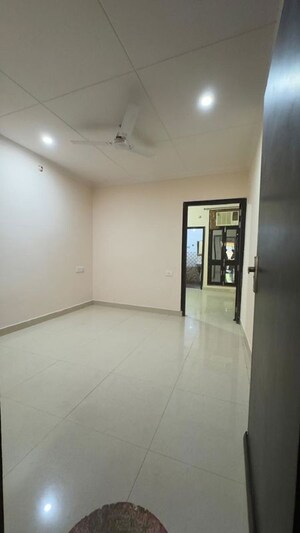 Room in 1 BHK Builder Floor at Chattarpur – for Rent