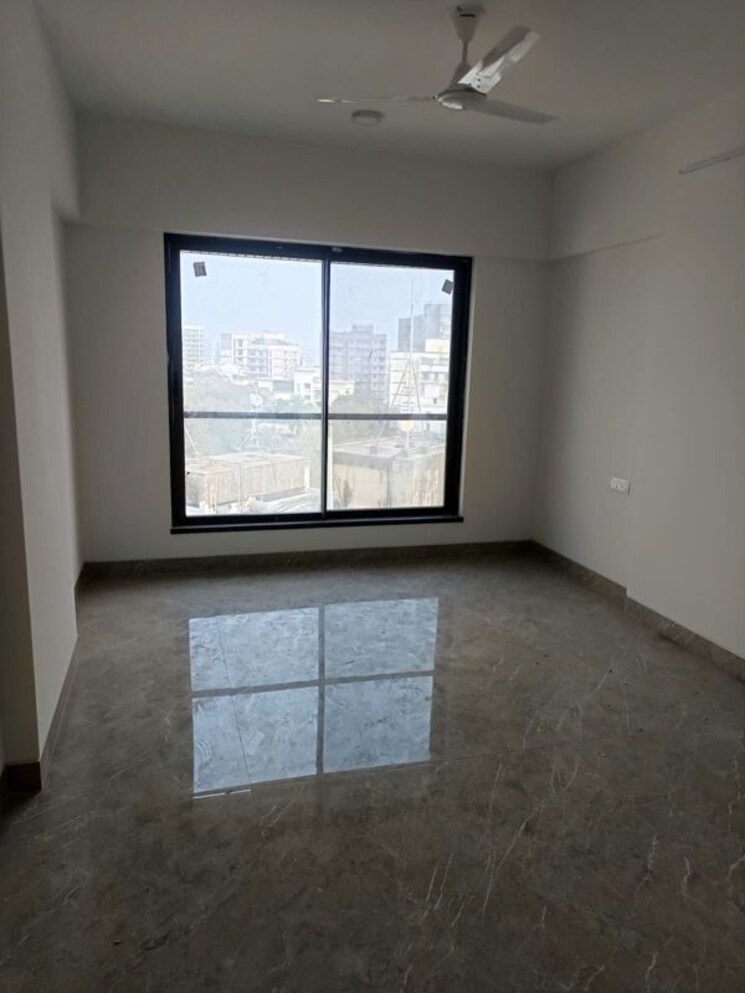 Room, santacruz west 1 Bedroom 706 Sq.Ft. Apartment In Santacruz West Mumbai 9932207