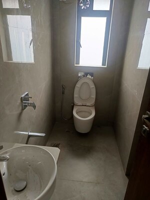 Attached Bathroom in 1 BHK Apartment at Santacruz West – for Rent