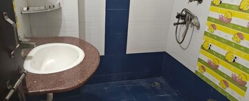 Bathroom in 3 BHK Apartment at Sector 11 Dwarka – for Rent
