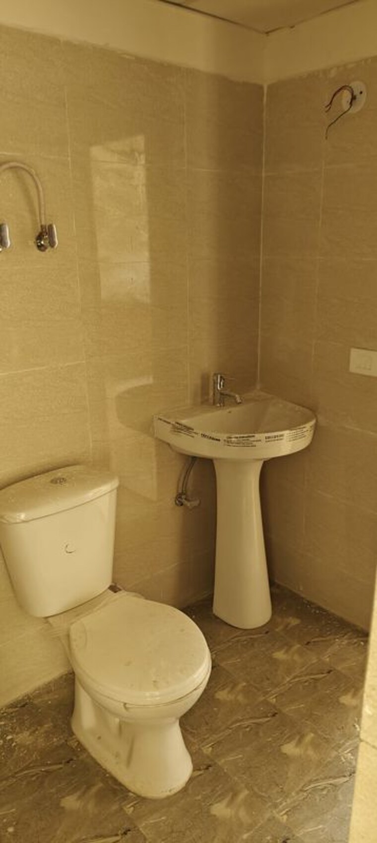 Bathroom, amrapali-centurian-park 3 Bedroom 1400 Sq.Ft. Apartment In Tech Zone 4 Greater Noida Greater Noida 9932206