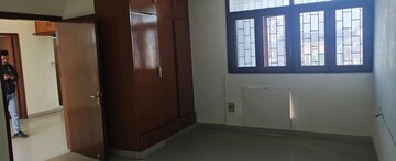 Room in 3 BHK Apartment at Sector 11 Dwarka – for Rent