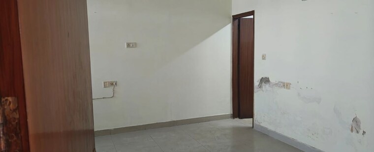 Room, sector 11 dwarka 3 Bedroom 1500 Sq.Ft. Apartment In Sector 11 Dwarka Delhi 9932258