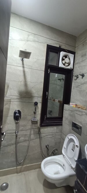 Bathroom in 3 BHK Builder Floor at Rohini Sector 7 – for Rent