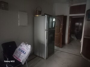 Room in 3 BHK Builder Floor at Vasant Vihar – for Rent