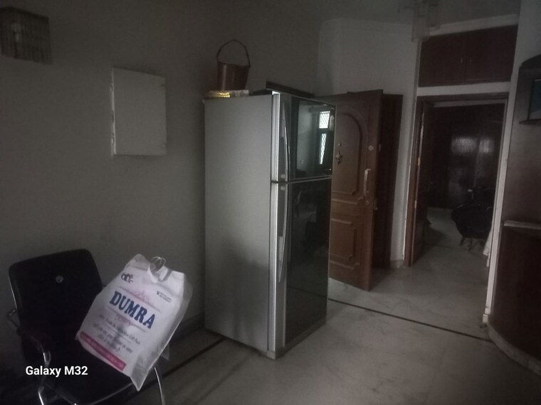 Room, vasant vihar 3 Bedroom 2000 Sq.Ft. Builder Floor In Vasant Vihar Delhi 9431310