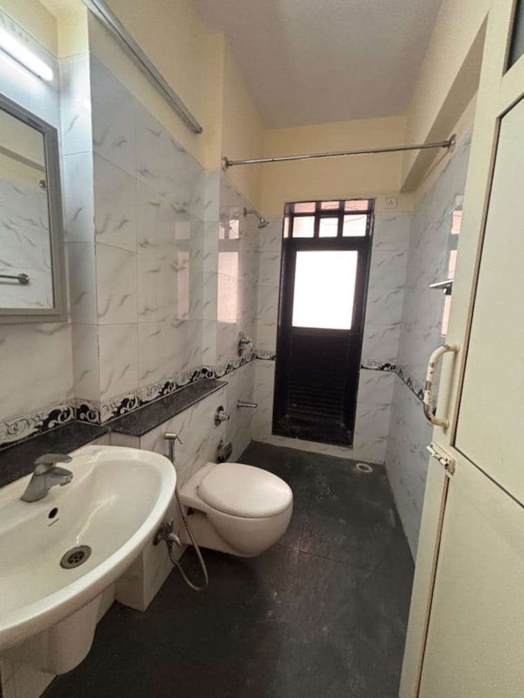 Bathroom, k-raheja-raheja-residency 1 Bedroom 470 Sq.Ft. Apartment In Malad East Mumbai 9932302