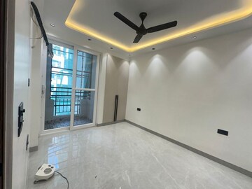 Room in 3 BHK Apartment at Sector 18 Dwarka – for Rent