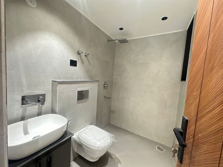 Bathroom, sector 18 dwarka 3 Bedroom 1500 Sq.Ft. Apartment In Sector 18 Dwarka Delhi 9932336