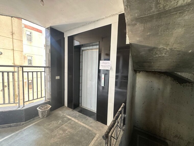 undefined, sector 18 dwarka 3 Bedroom 1500 Sq.Ft. Apartment In Sector 18 Dwarka Delhi 9932336