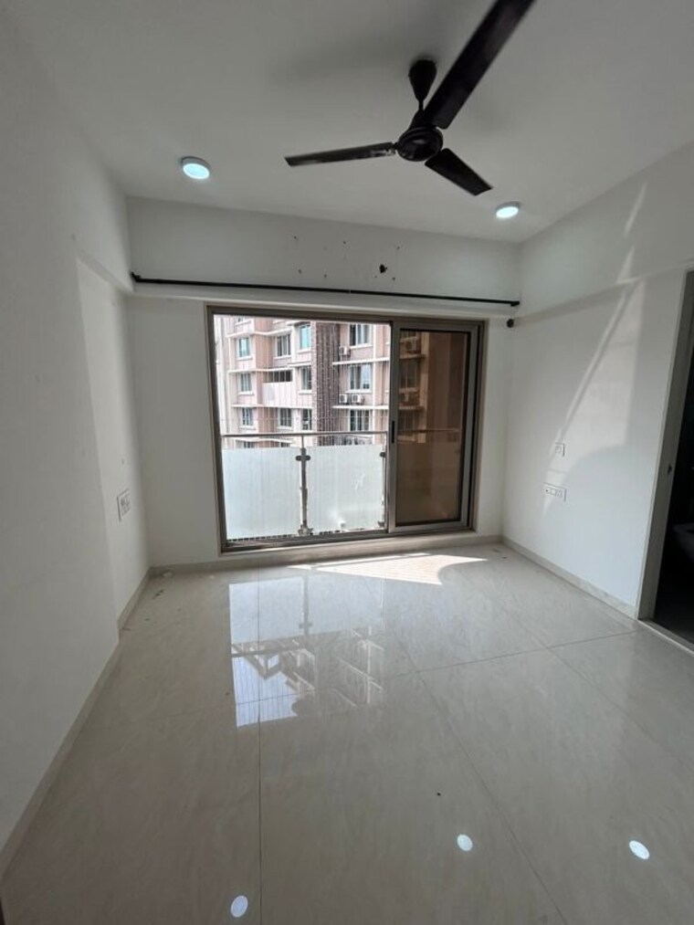 Room, mk-gracia 2 Bedroom 686 Sq.Ft. Apartment In Amboli Mumbai 9932356