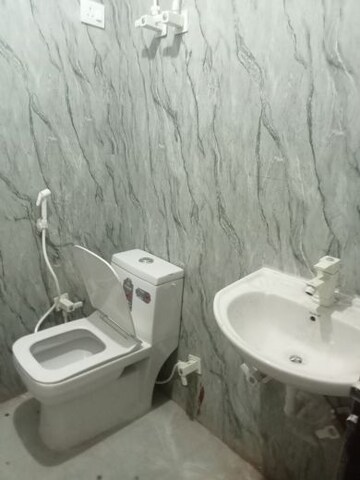 Bathroom in 2 BHK Builder Floor at Bliss Heights, Sector 104 – for Rent