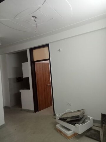 Room in 2 BHK Builder Floor at Bliss Heights, Sector 104 – for Rent