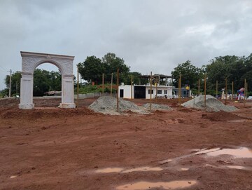  Plot For Sale in Manneguda