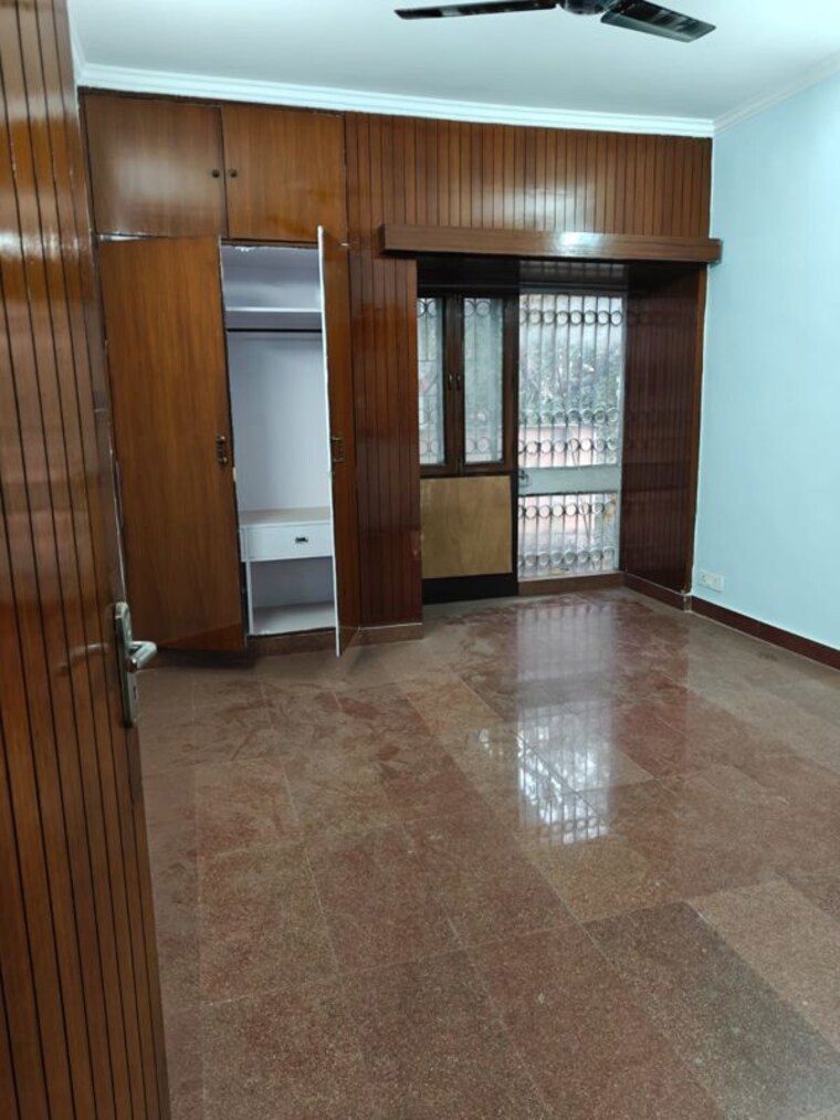 Room, vasant kunj 2 Bedroom 1300 Sq.Ft. Apartment In Vasant Kunj Delhi 9932374