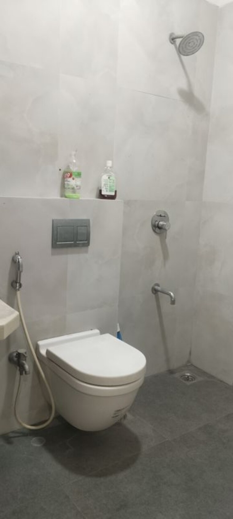 Attached Bathroom, mulund west 3 Bedroom 850 Sq.Ft. Apartment In Mulund West Mumbai 9932396