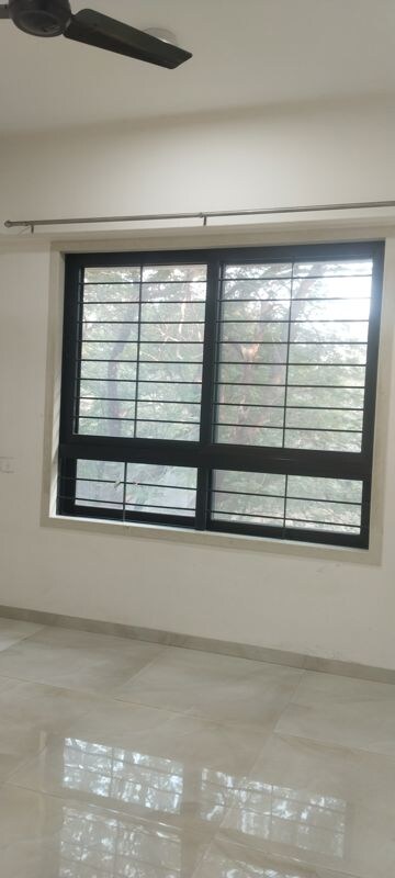 Master Bedroom in 3 BHK Apartment at Mulund West – for Sale