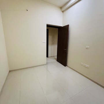 Room in 2 BHK Apartment at Prestige Siesta, Ghati Pada – for Rent