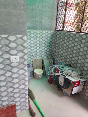 Parking in 2 BHK Apartment at Vasant Kunj – for Rent