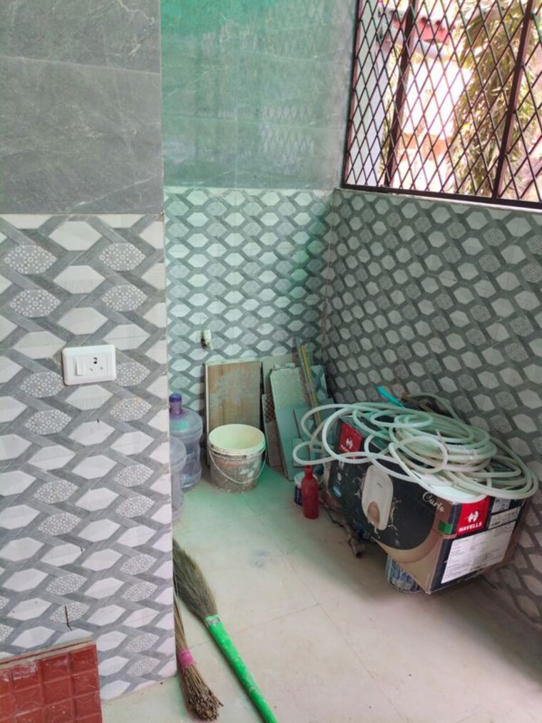  Parking, vasant kunj 2 Bedroom 1050 Sq.Ft. Apartment In Vasant Kunj Delhi 9932443