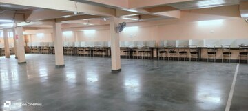  Showroom For Rent in Gamba City, Kursi Road