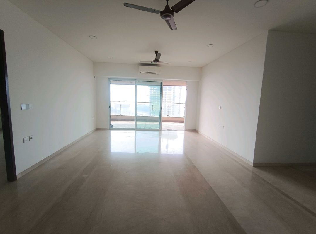 3 BHK + Pooja Room,Servant Room Apartment For Sale in Lokhandwala Minerva Mahalaxmi