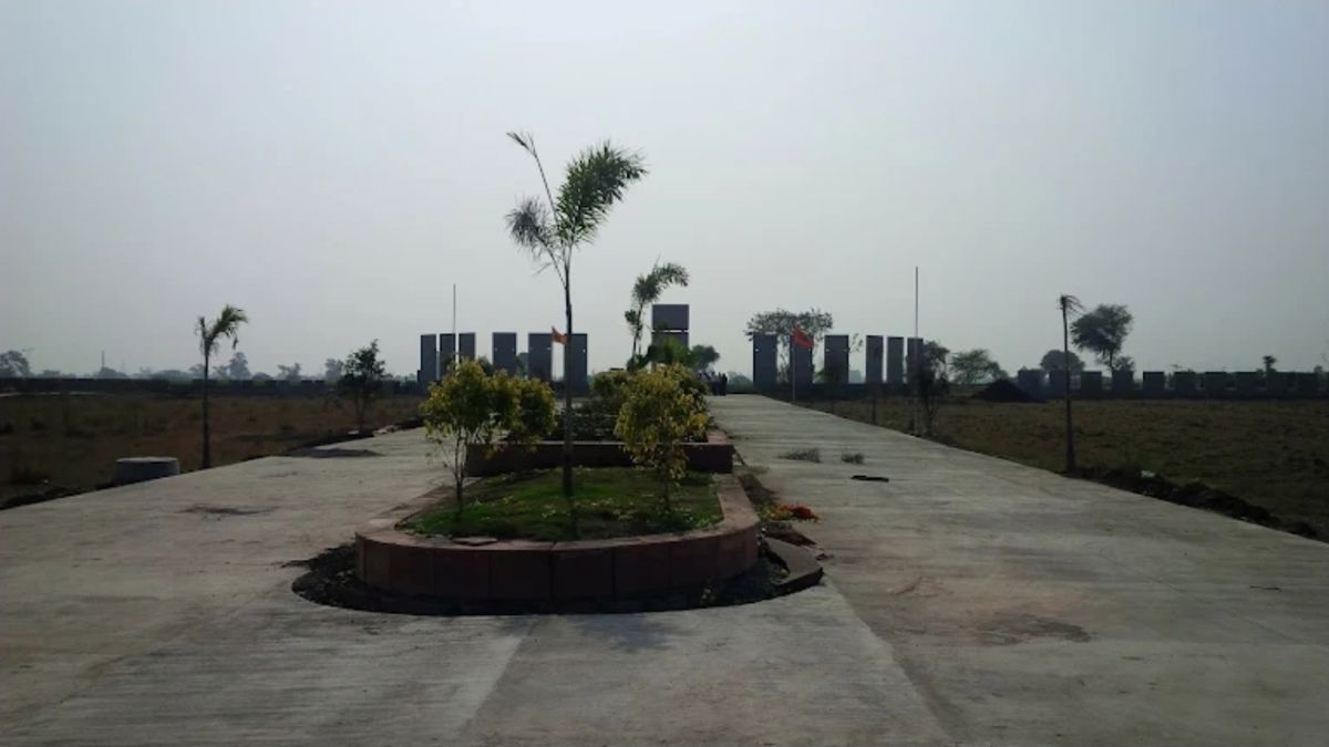 Plot For Sale in AB Bypass Road