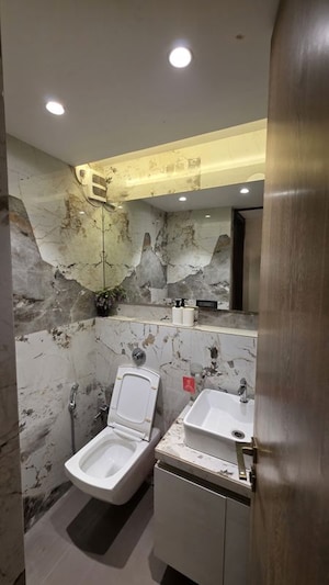 Team Area in 1 BHK Apartment at Satra One, Goregaon West – for Sale