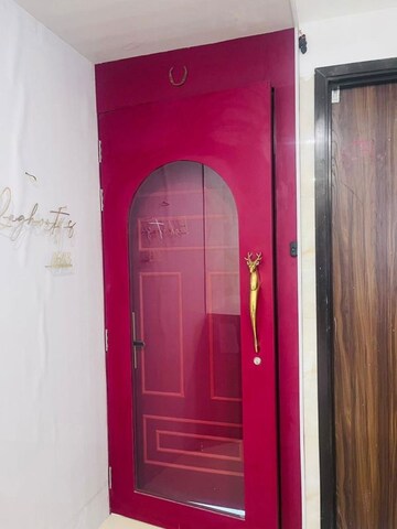 Furnished Amenities in 1.5 BHK Apartment at Sheth Zuri, Laxmi Nagar – for Sale