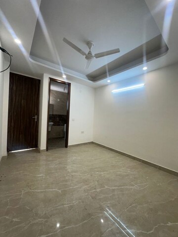 Room in 3 BHK Builder Floor at Saket – for Sale