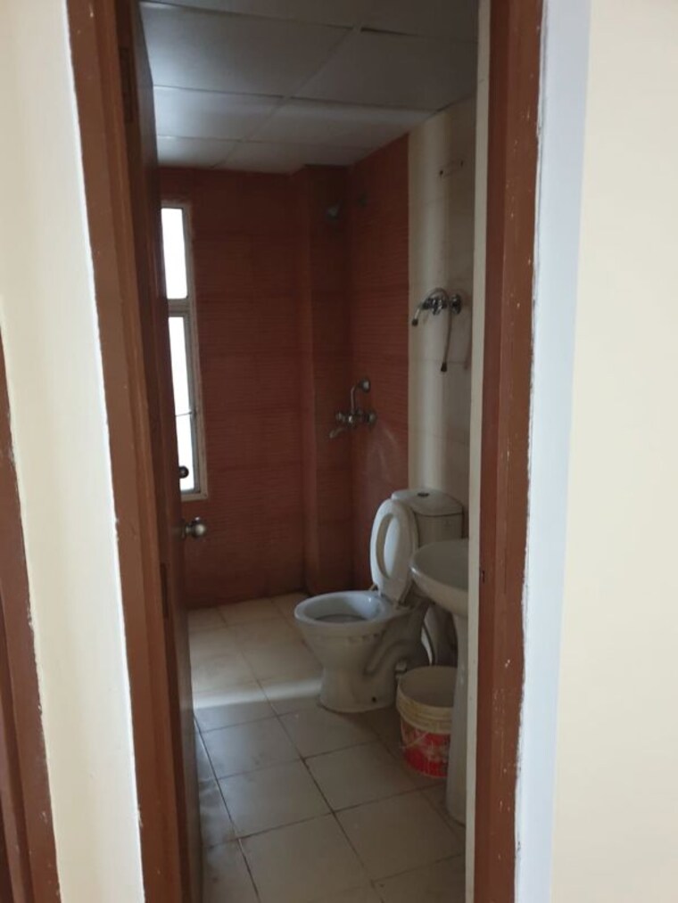Bathroom, mahagun-mywoods 3 Bedroom 1235 Sq.Ft. Apartment In Sector 16c Greater Noida Greater Noida 9932587