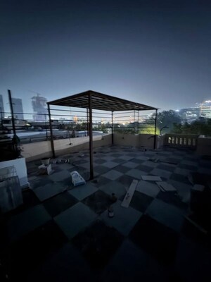 Parking in 3 BHK Builder Floor at Sushant Lok 2, Sector 57 – for Sale