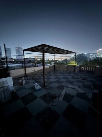 Parking in 3 BHK Builder Floor at Sushant Lok 2, Sector 57 – for Sale