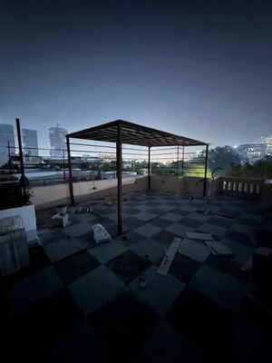 Parking in 3 BHK Builder Floor at Sushant Lok 2, Sector 57 – for Sale