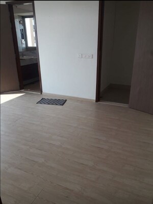 Room in 4 BHK Apartment at DB Woods, Goregaon East – for Sale