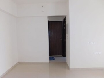 Room in 1 BHK Apartment at Lodha Amara Tower 32 And 33, Kolshet Road – for Sale